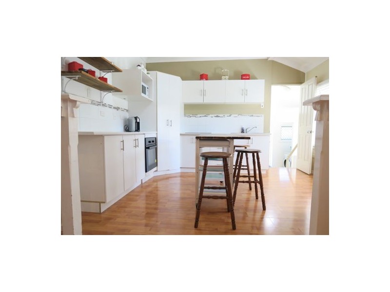 15 Hayes Street, Raceview QLD 4305