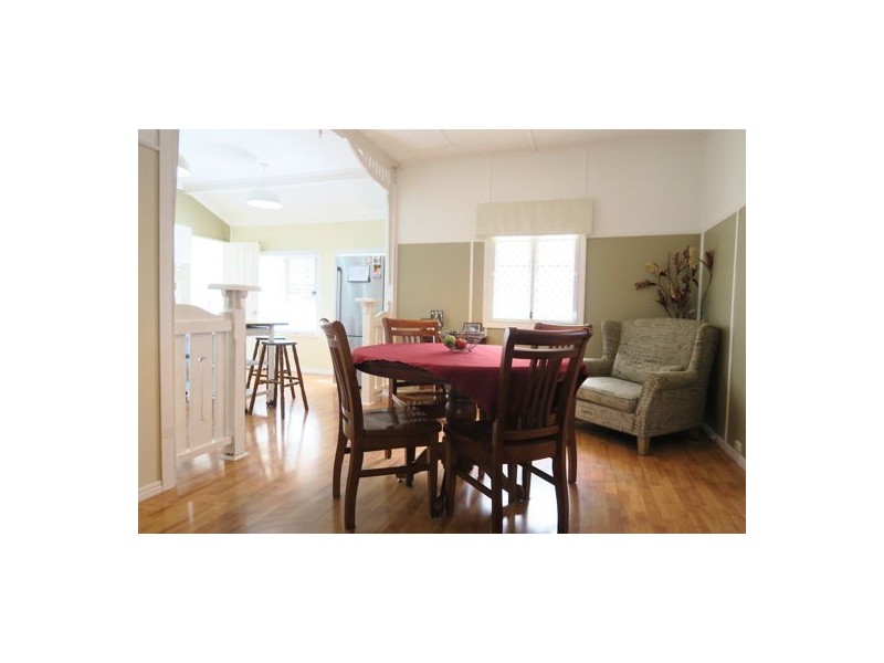 15 Hayes Street, Raceview QLD 4305