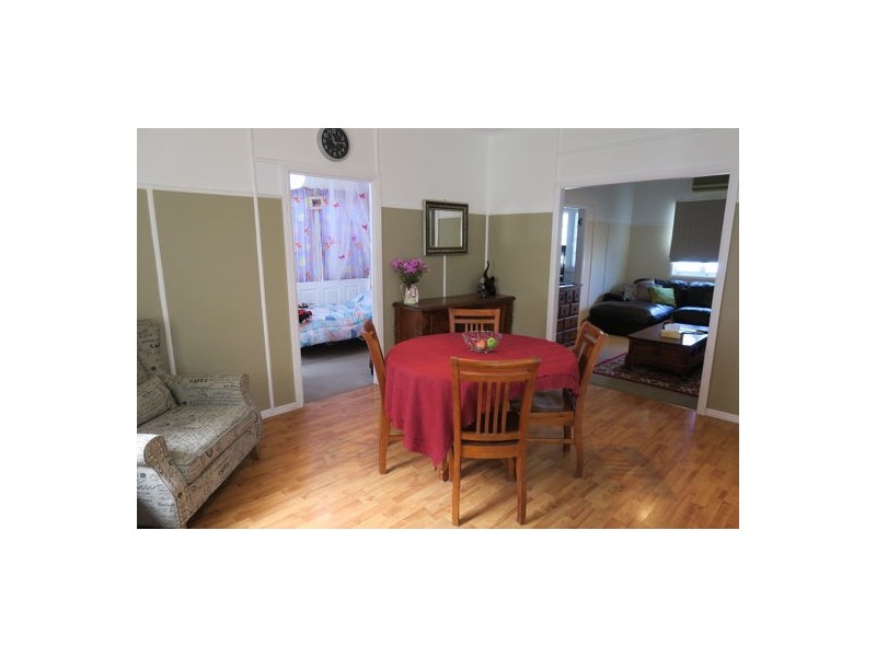 15 Hayes Street, Raceview QLD 4305