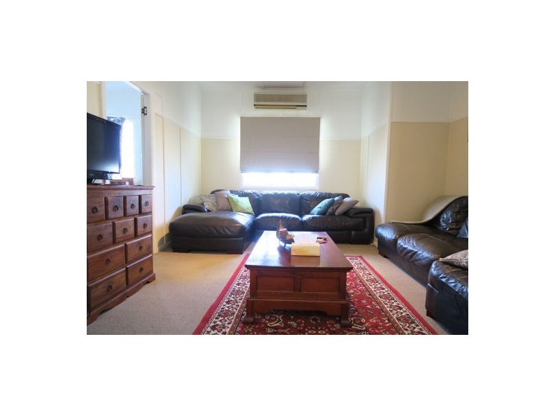 15 Hayes Street, Raceview QLD 4305