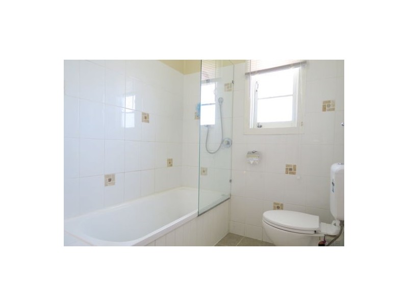 15 Hayes Street, Raceview QLD 4305