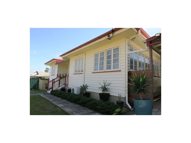 15 Hayes Street, Raceview QLD 4305