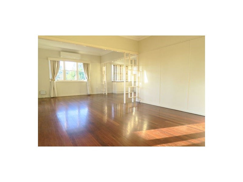 120 Lobb Street, Churchill QLD 4305