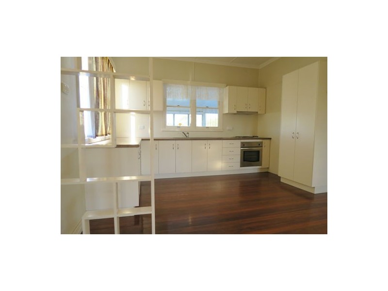 120 Lobb Street, Churchill QLD 4305