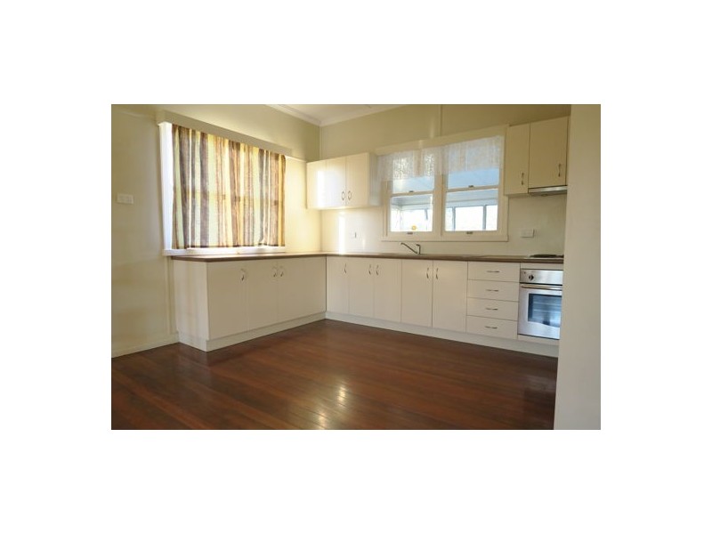 120 Lobb Street, Churchill QLD 4305