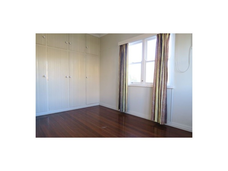 120 Lobb Street, Churchill QLD 4305