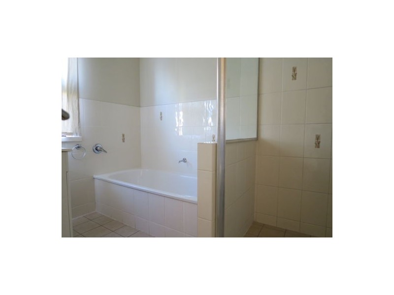 120 Lobb Street, Churchill QLD 4305