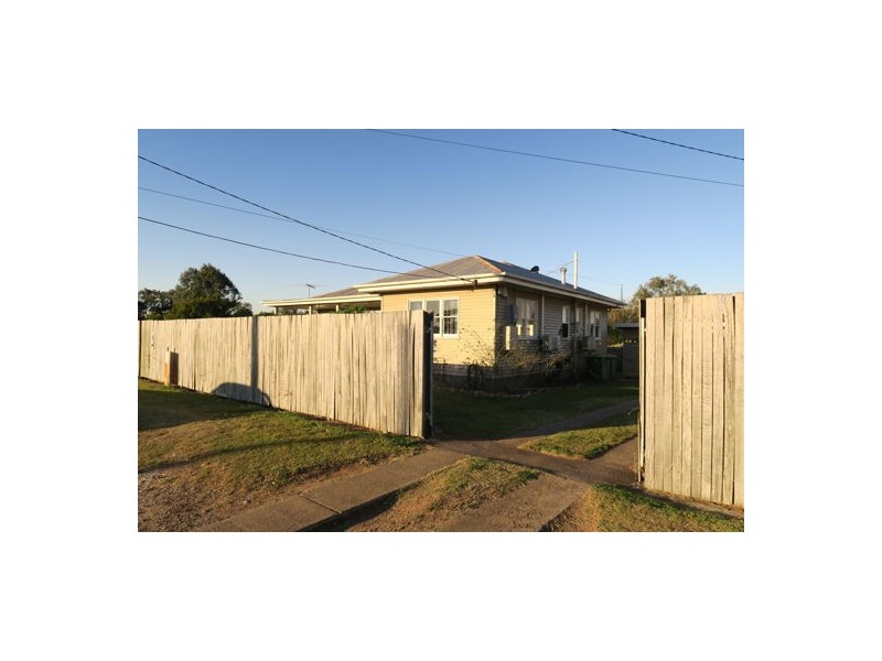 120 Lobb Street, Churchill QLD 4305