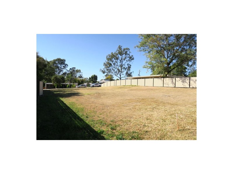 1A Box Street, Yamanto QLD 4305