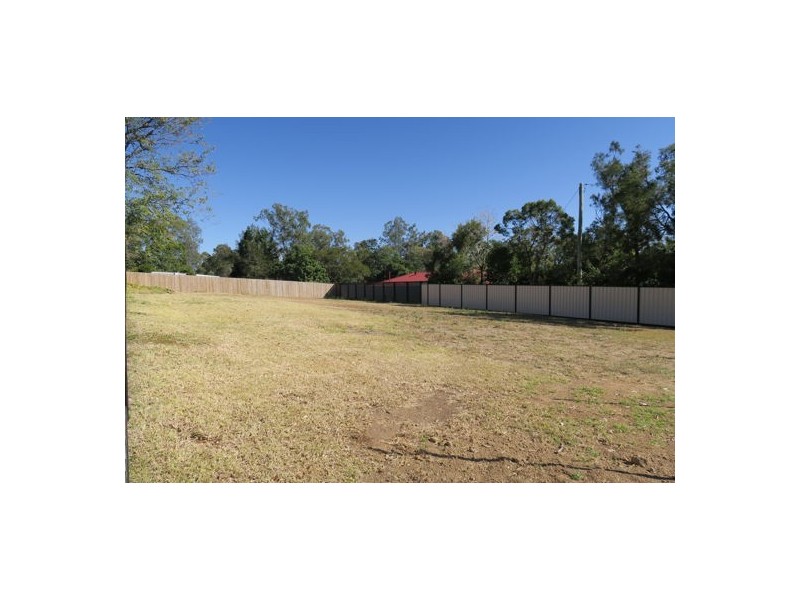 1A Box Street, Yamanto QLD 4305