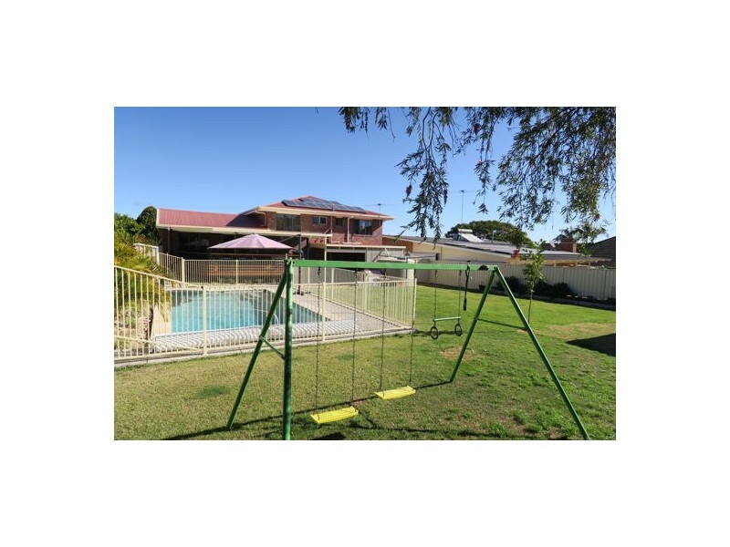 12 Jackson Street, Eastern Heights QLD 4305