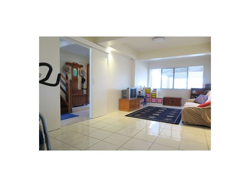 12 Jackson Street, Eastern Heights QLD 4305