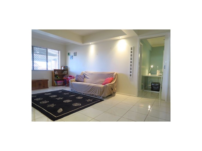 12 Jackson Street, Eastern Heights QLD 4305
