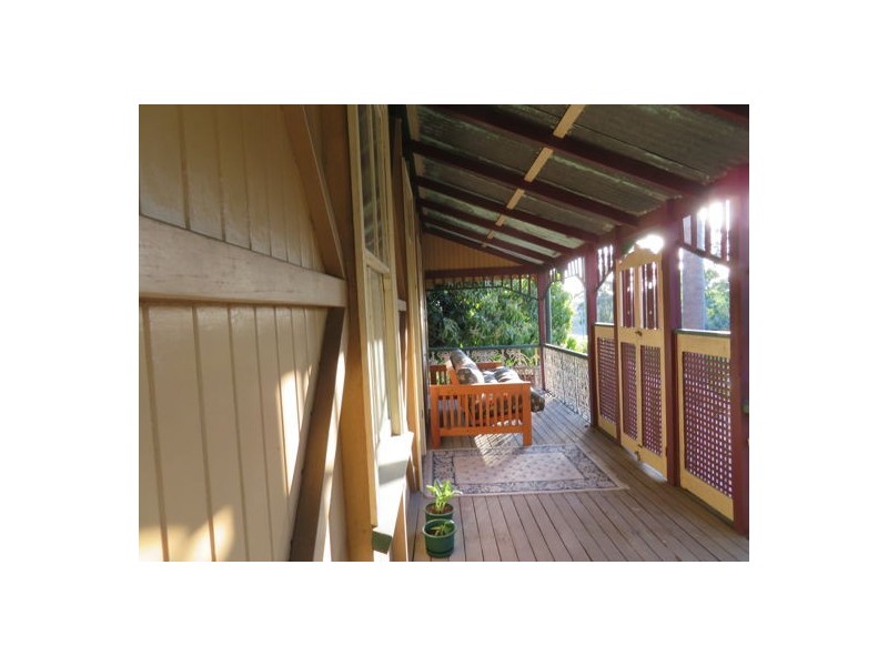 15 Brisbane Road, Dinmore QLD 4303