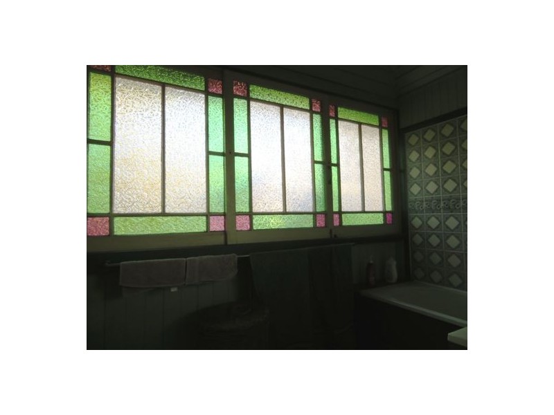 15 Brisbane Road, Dinmore QLD 4303