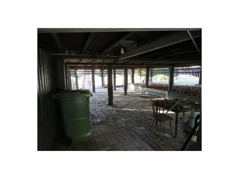 15 Brisbane Road, Dinmore QLD 4303