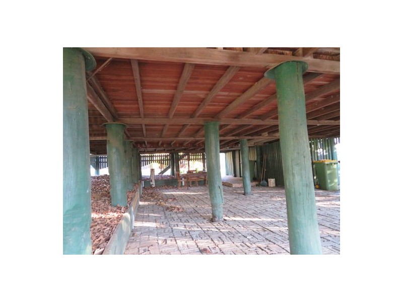 15 Brisbane Road, Dinmore QLD 4303