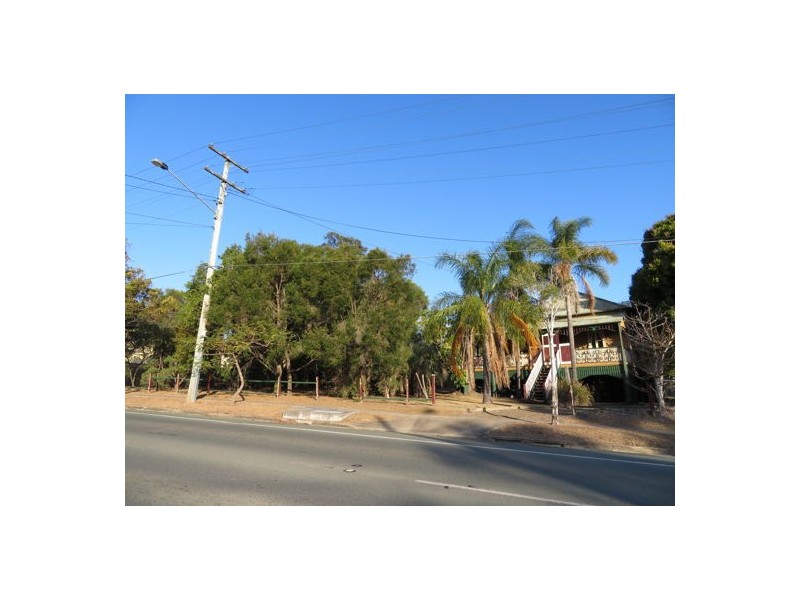 15 Brisbane Road, Dinmore QLD 4303