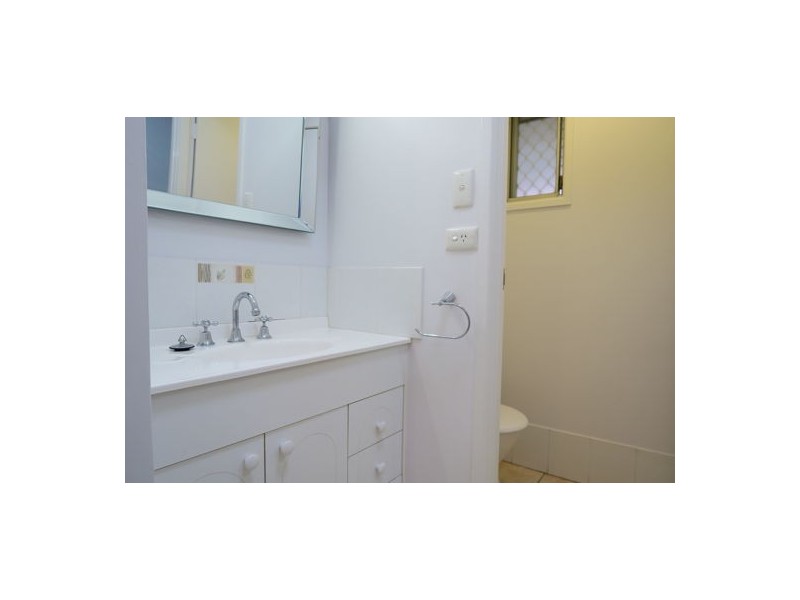 4 Marlyn Street, Yamanto QLD 4305