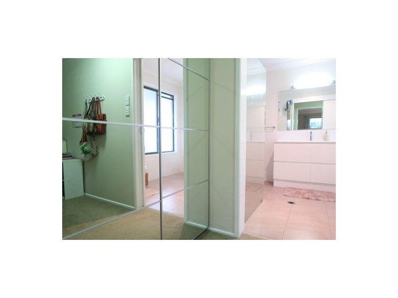 3 Alfred Place, Flinders View QLD 4305