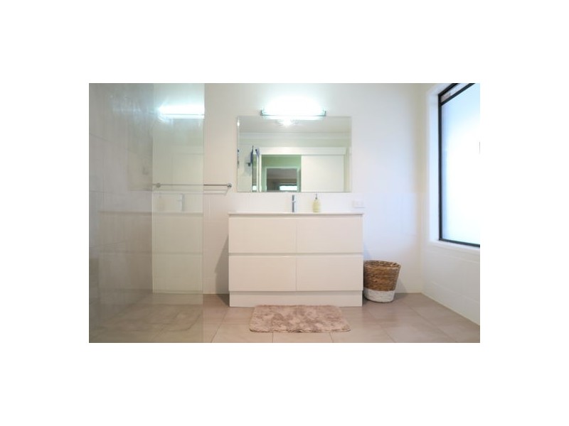 3 Alfred Place, Flinders View QLD 4305