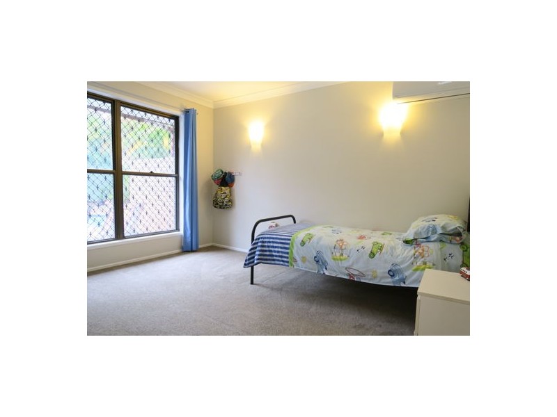 3 Alfred Place, Flinders View QLD 4305