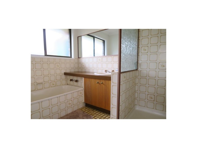 3 Alfred Place, Flinders View QLD 4305