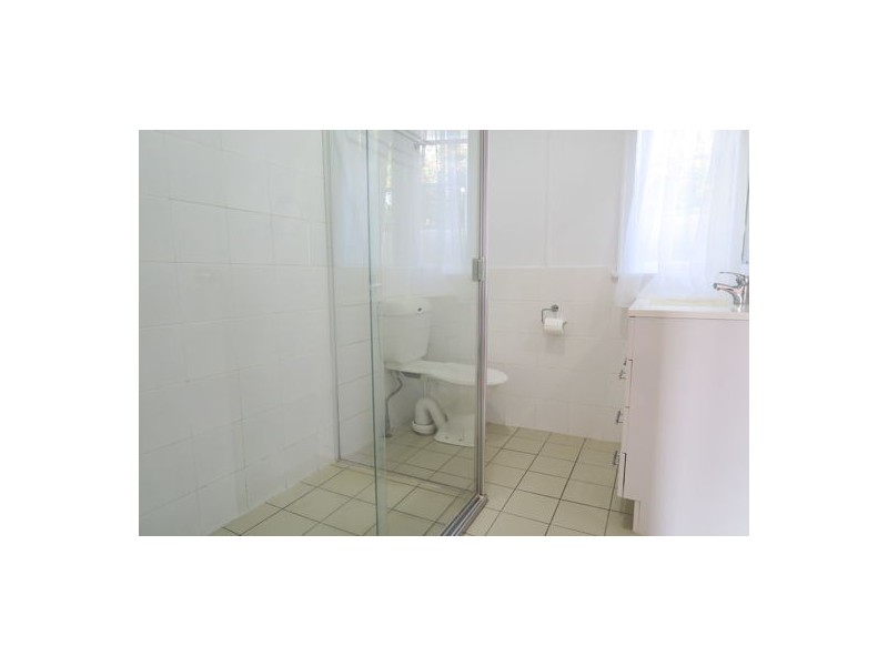 11 Cemetery Road, Raceview QLD 4305