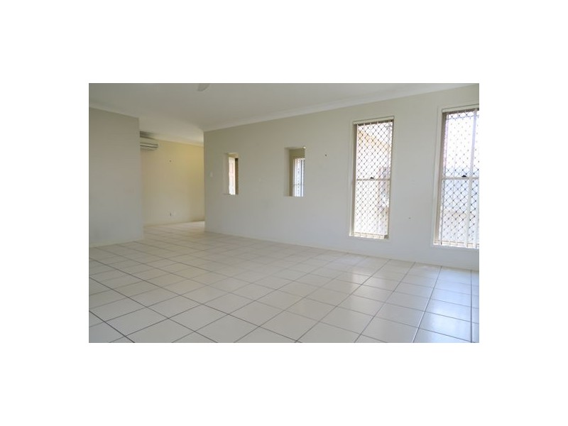 15 Waratah Court, Yamanto QLD 4305