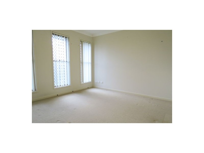 15 Waratah Court, Yamanto QLD 4305