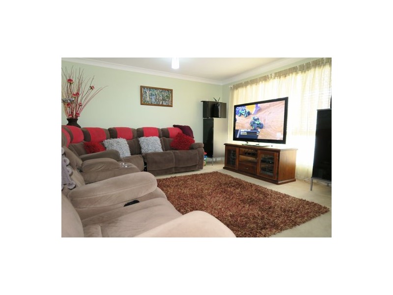 9 Pioneer Drive, Raceview QLD 4305