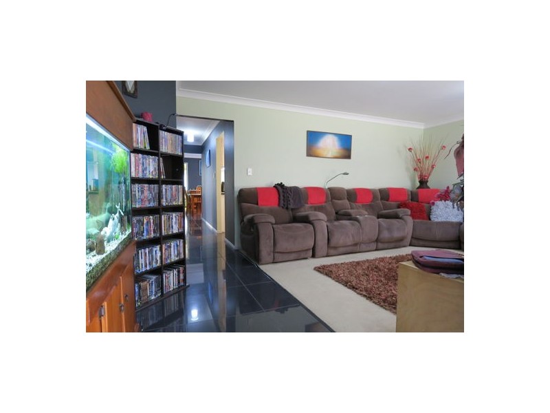 9 Pioneer Drive, Raceview QLD 4305