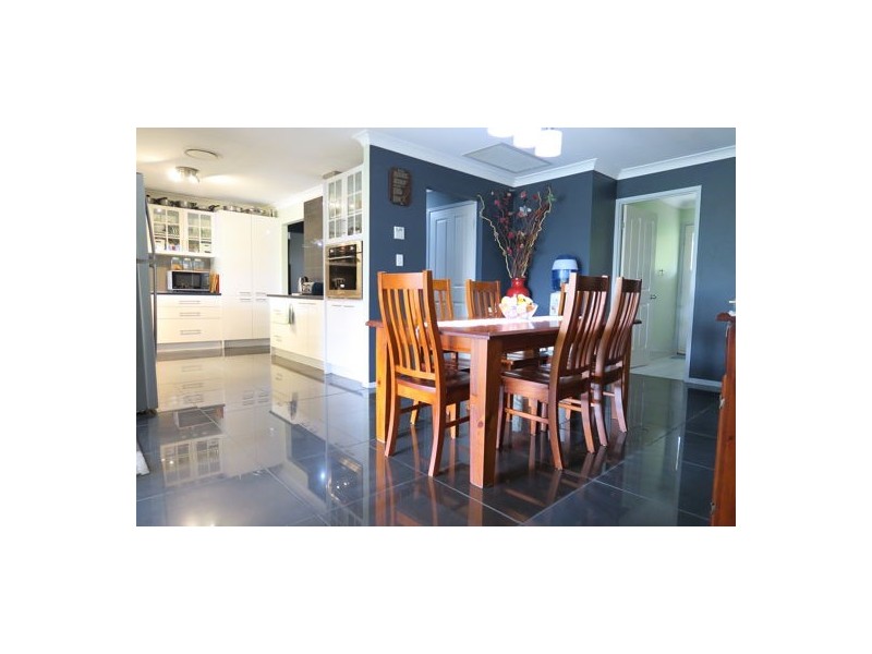 9 Pioneer Drive, Raceview QLD 4305