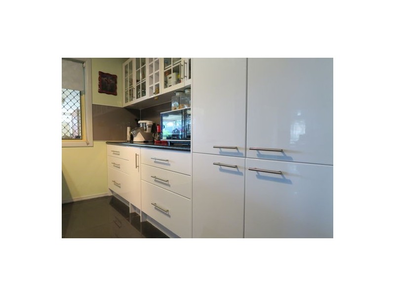 9 Pioneer Drive, Raceview QLD 4305