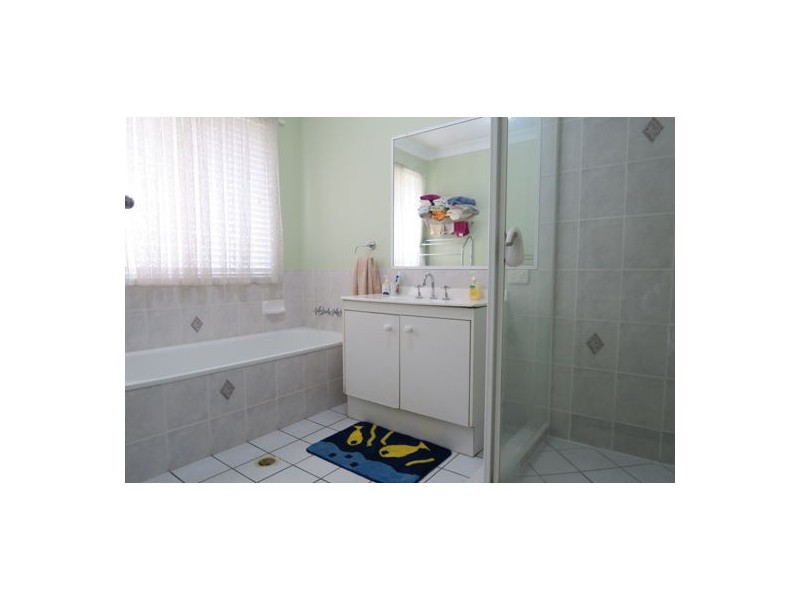 9 Pioneer Drive, Raceview QLD 4305