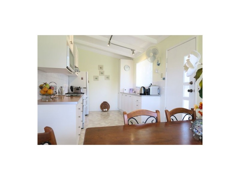 6 Portley Street, Bundamba QLD 4304