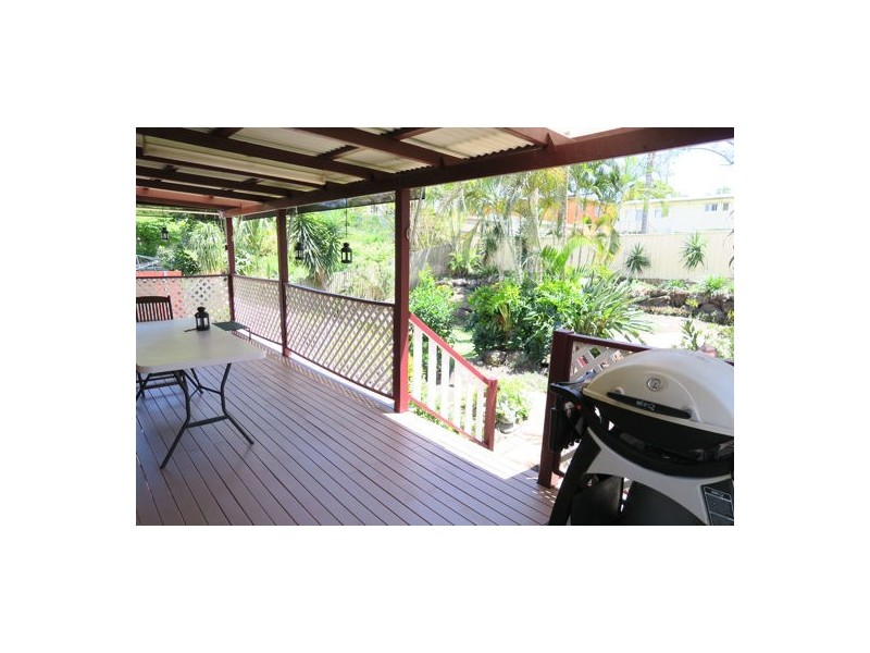 4 Knight Avenue, Silkstone QLD 4304