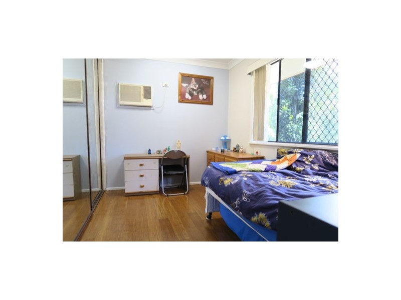 4 Knight Avenue, Silkstone QLD 4304