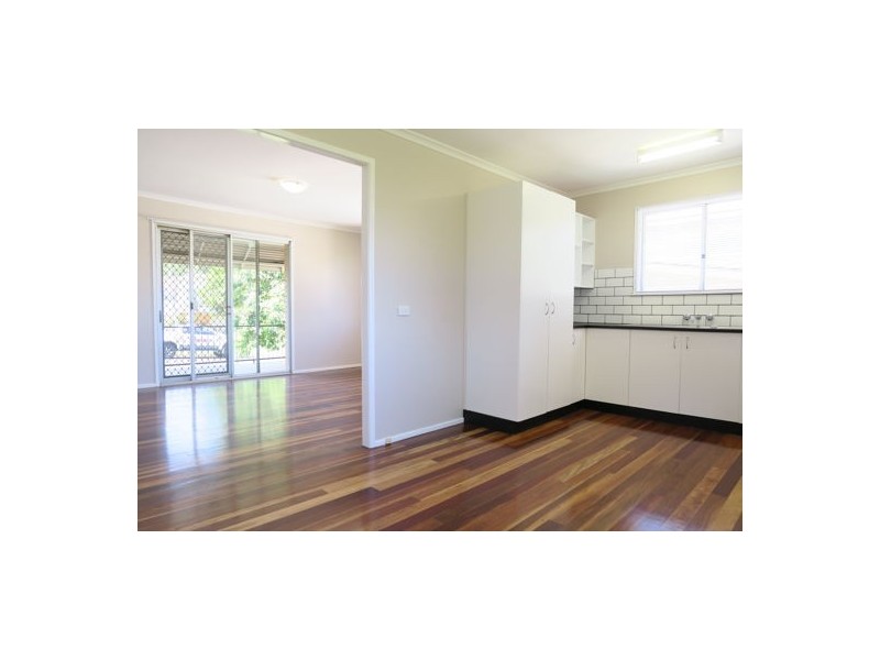 21 Trumpy Street, Silkstone QLD 4304