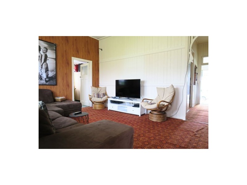 5A Thompson Street, Silkstone QLD 4304