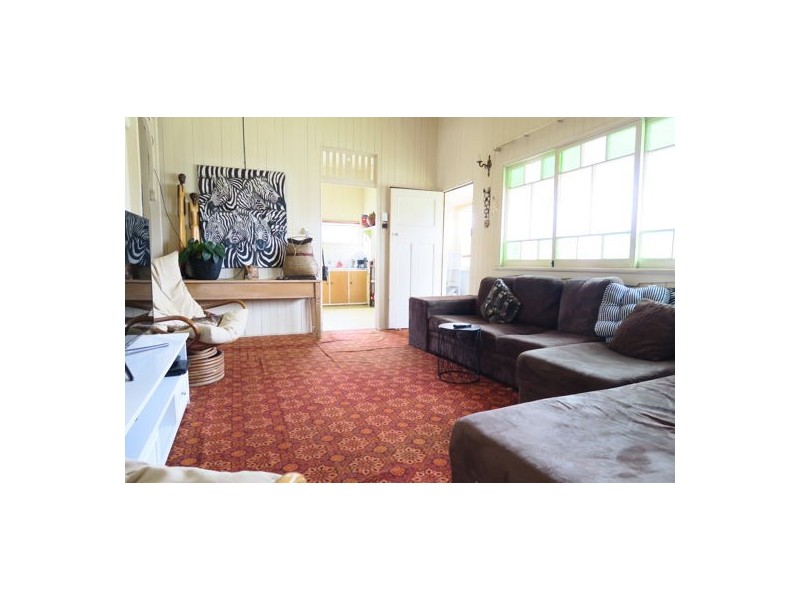 5A Thompson Street, Silkstone QLD 4304