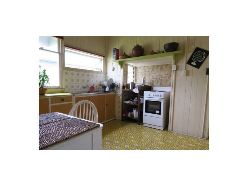 5A Thompson Street, Silkstone QLD 4304