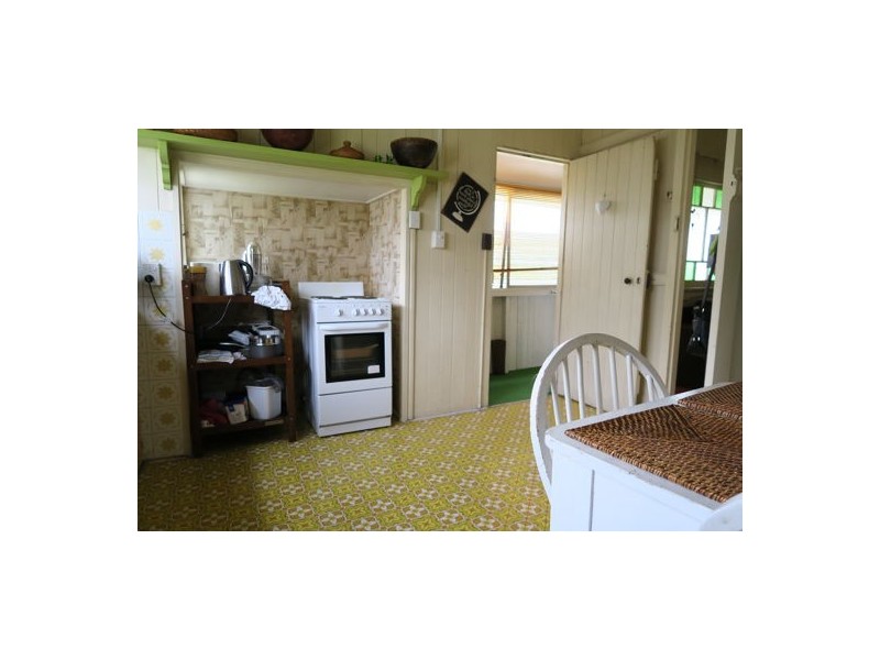 5A Thompson Street, Silkstone QLD 4304