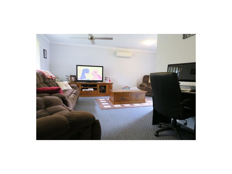 12 Percheron Court, Yamanto QLD 4305