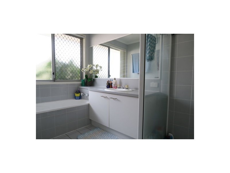 12 Percheron Court, Yamanto QLD 4305