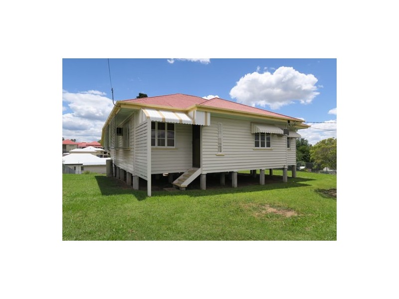 176 Blackstone Road, Silkstone QLD 4304