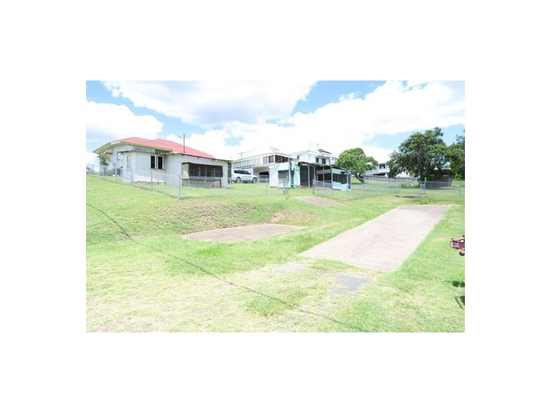 176 Blackstone Road, Silkstone QLD 4304