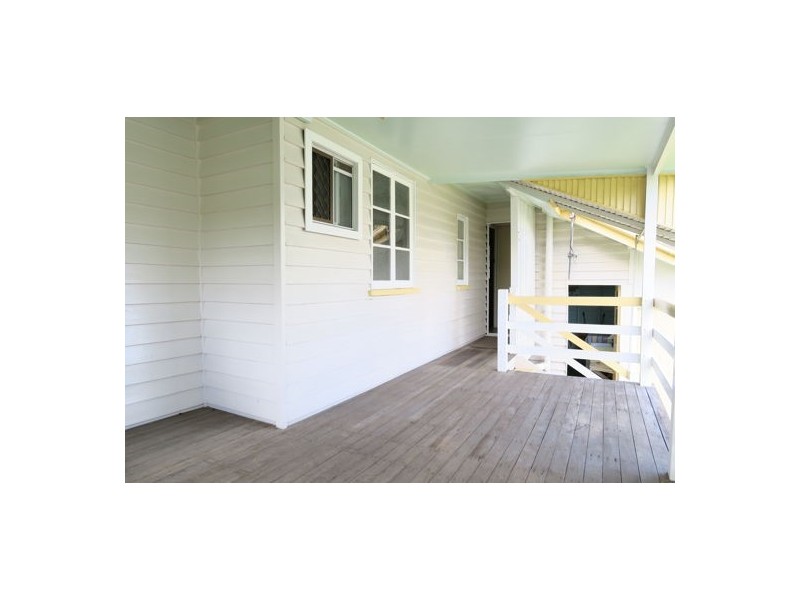 176 Blackstone Road, Silkstone QLD 4304