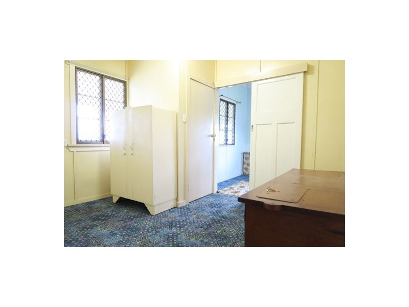 176 Blackstone Road, Silkstone QLD 4304