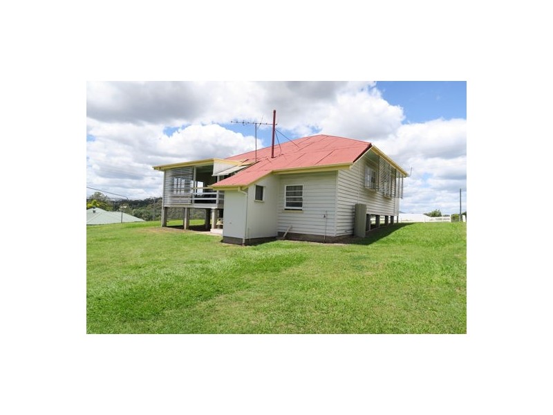 176 Blackstone Road, Silkstone QLD 4304